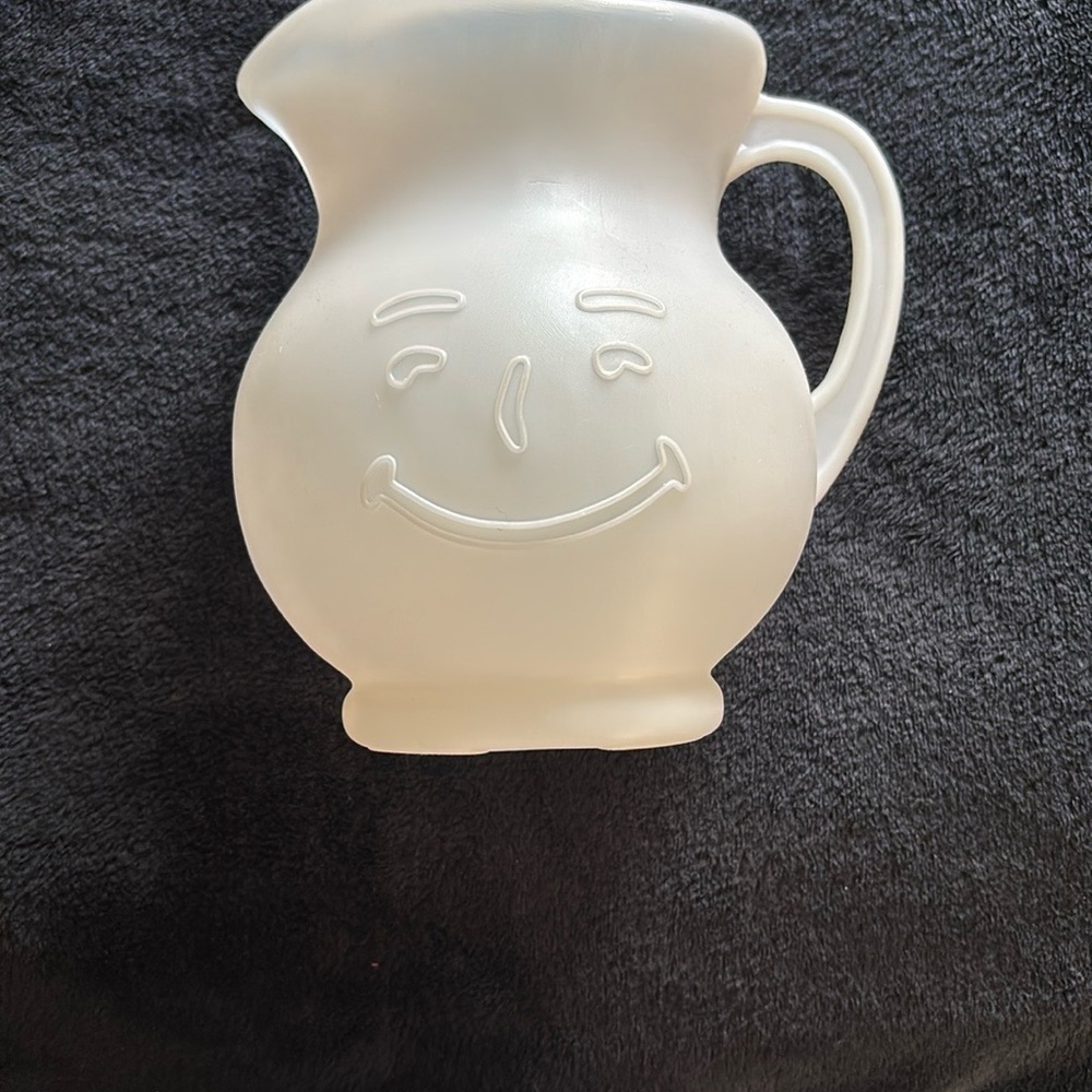 Vintage 2 quart Kool Aid plastic pitcher